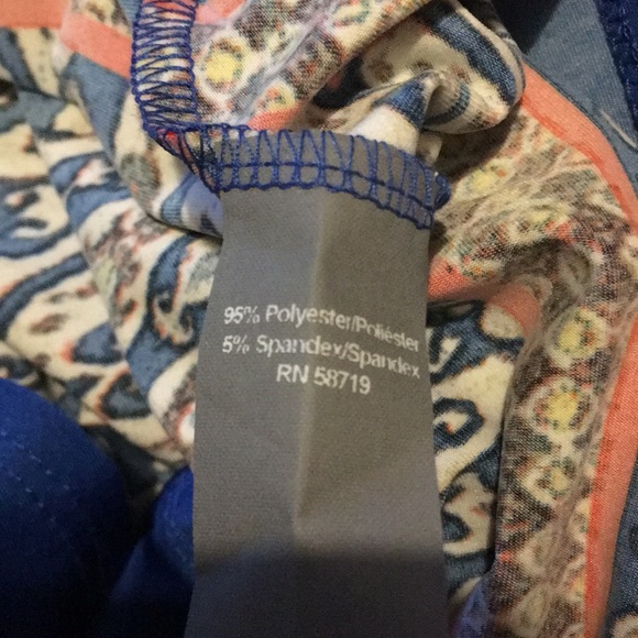 Valerie Stevens Sleeveless Top - Picture 6 of 11